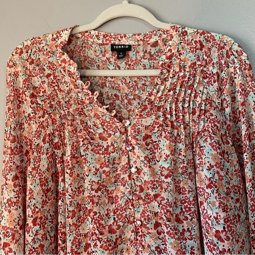 Torrid red, orange, light green sheer‎ floral long sleeve button up top. Size 1X - Picture 5 of 9